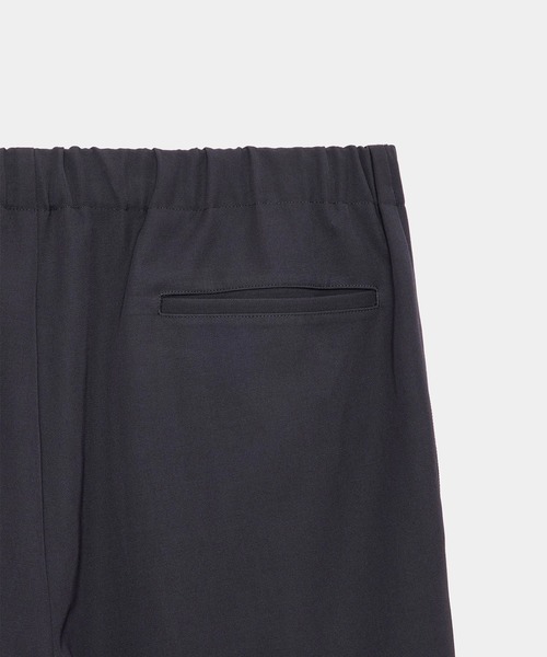 markaware（マーカウェア）の「【markaware/marka】ウールギャバワッシャータンブラー / ワイドシリンダーフィットイージーパンツ/WIDE CYLINDER FIT EASY PANTS（スラックス・メンズ・ブラック/グレー・1/2）」の4枚目の写真