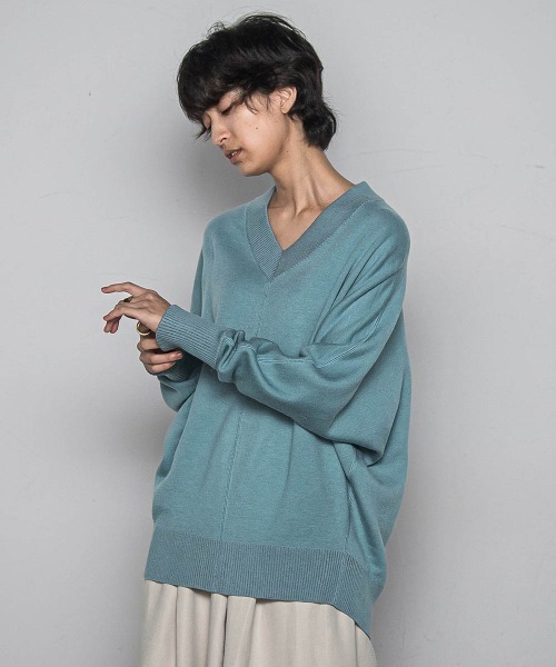 MAYSON GREY(メイソングレイ)の「今日の気分で着回せるリバーシブルニット≪手洗い可能≫(ニット/セーター・レディース・ブラック/ベージュ/レッド/ブルー/ライトグレー/ブルー系その他/イエロー・M)」の4枚目の写真