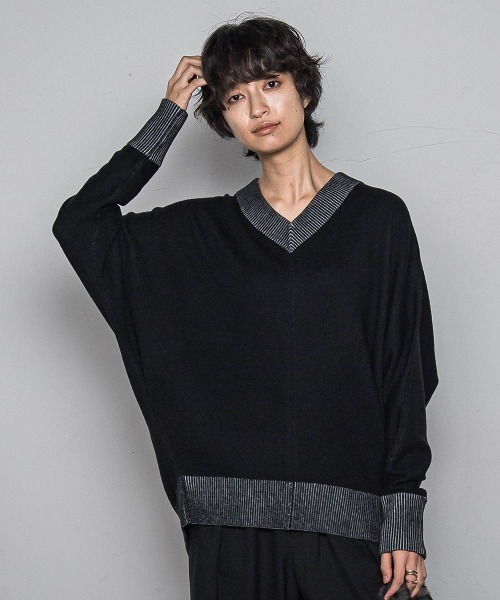 MAYSON GREY(メイソングレイ)の「今日の気分で着回せるリバーシブルニット≪手洗い可能≫(ニット/セーター・レディース・ブラック/ベージュ/レッド/ブルー/ライトグレー/ブルー系その他/イエロー・M)」の1枚目の写真