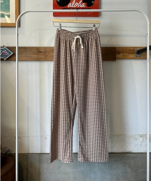 URBAN ISLAND SOCIETY(アーバンアイランドソサエティ)の「【URBAN ISLAND SOCIETY/アーバンアイランドソサエティ】UIS GINGHAM CHECK PANT/ギンガムチェック パンツ ワイド イージーパンツ リラックス(その他パンツ・レディース・ベージュ/ブラック・FREE)」の2枚目の写真