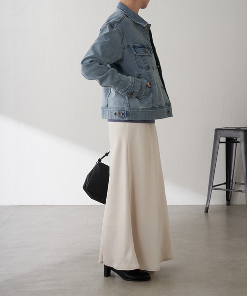 COLLAGE GALLARDAGALANTE（コラージュガリャルダガランテ）の「Q.anos/ストレッチ袖リブデニムジャケット（デニムジャケット・レディース・インディゴブルー/ブルー・FREE/XL）」の15枚目の写真