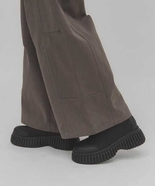 KBF（ケイビーエフ）の「チャンキーソールパファースリッポン（スニーカー・レディース・ブラック/カーキ・37/39/38）」の9枚目の写真