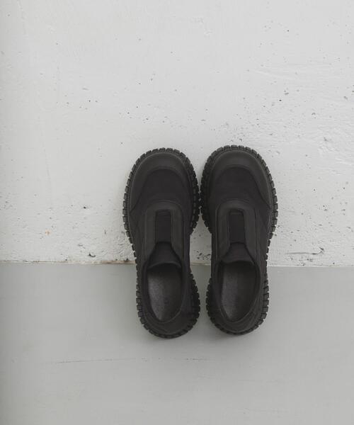 KBF（ケイビーエフ）の「チャンキーソールパファースリッポン（スニーカー・レディース・ブラック/カーキ・37/39/38）」の13枚目の写真