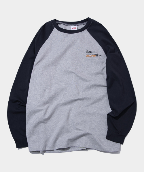 SOME PLACE（サムプレイス）の「ロゴカーブラインラグラン配色ロングスリーブオーバーサイズTシャツ[ワイン]（Tシャツ/カットソー・レディース・バーガンディー・FREE）」の2枚目の写真