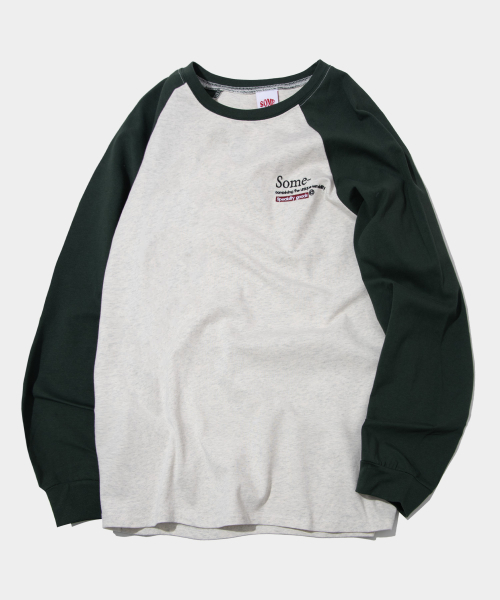 SOME PLACE（サムプレイス）の「ロゴカーブラインラグラン配色ロングスリーブオーバーサイズTシャツ[ワイン]（Tシャツ/カットソー・レディース・バーガンディー・FREE）」の3枚目の写真