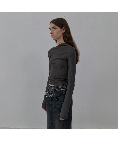 LCDC TM(エルシーディーシーティーエム)の「NEW CURVED LONG SLEEVE TOP (GREY)(Tシャツ/カットソー・レディース・その他・SMALL/MEDIUM)」の2枚目の写真