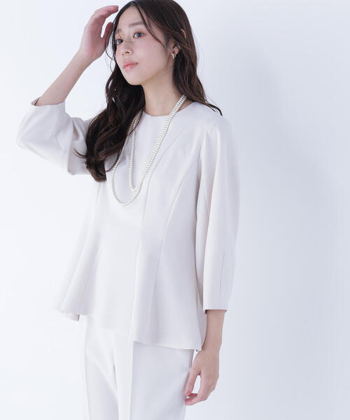 NATURAL BEAUTY BASIC（ナチュラルビューティーベーシック）の「◇フォルムペプラムセットアップ（パンツドレス・レディース・ベージュ/ネイビー・MEDIUM/SMALL）」の8枚目の写真