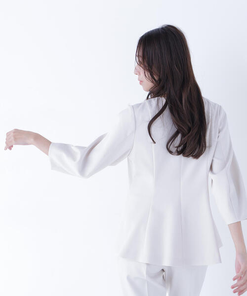 NATURAL BEAUTY BASIC（ナチュラルビューティーベーシック）の「◇フォルムペプラムセットアップ（パンツドレス・レディース・ベージュ/ネイビー・MEDIUM/SMALL）」の10枚目の写真