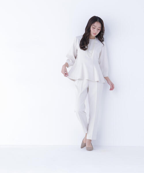 NATURAL BEAUTY BASIC（ナチュラルビューティーベーシック）の「◇フォルムペプラムセットアップ（パンツドレス・レディース・ベージュ/ネイビー・MEDIUM/SMALL）」の11枚目の写真