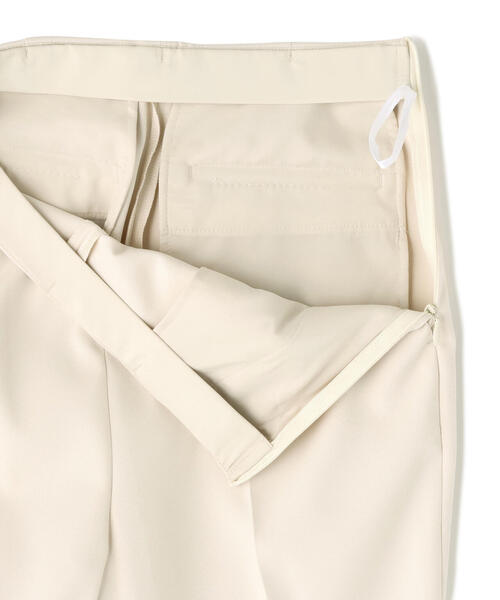 NATURAL BEAUTY BASIC（ナチュラルビューティーベーシック）の「◇フォルムペプラムセットアップ（パンツドレス・レディース・ベージュ/ネイビー・MEDIUM/SMALL）」の18枚目の写真