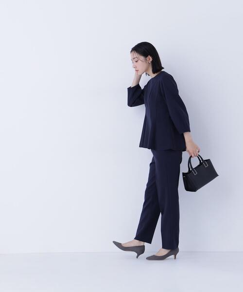 NATURAL BEAUTY BASIC(ナチュラルビューティーベーシック)の「◇フォルムペプラムセットアップ(パンツドレス・レディース・ベージュ/ネイビー・MEDIUM/SMALL)」の11枚目の写真