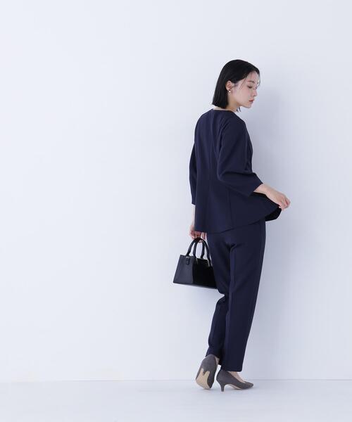 NATURAL BEAUTY BASIC(ナチュラルビューティーベーシック)の「◇フォルムペプラムセットアップ(パンツドレス・レディース・ベージュ/ネイビー・MEDIUM/SMALL)」の15枚目の写真