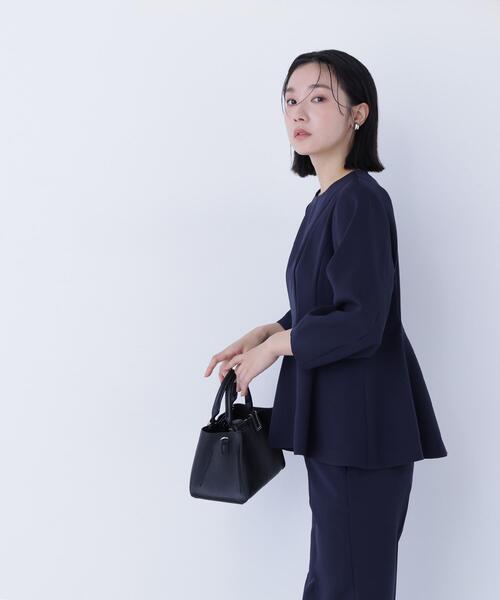 NATURAL BEAUTY BASIC(ナチュラルビューティーベーシック)の「◇フォルムペプラムセットアップ(パンツドレス・レディース・ベージュ/ネイビー・MEDIUM/SMALL)」の16枚目の写真