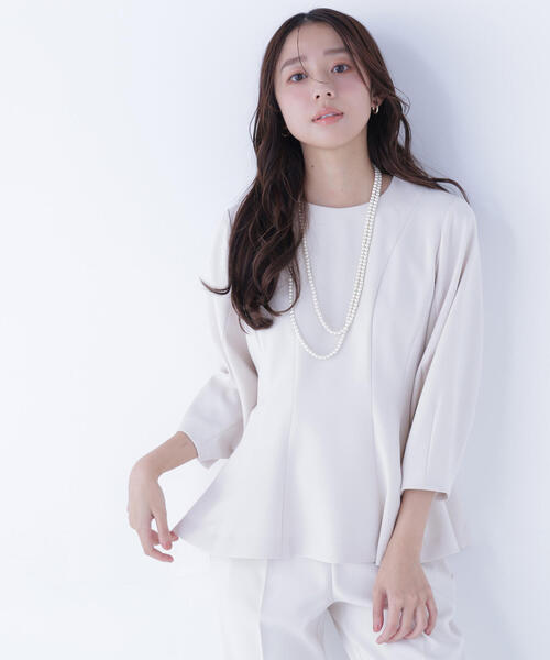 NATURAL BEAUTY BASIC（ナチュラルビューティーベーシック）の「◇フォルムペプラムセットアップ（パンツドレス・レディース・ベージュ/ネイビー・MEDIUM/SMALL）」の2枚目の写真