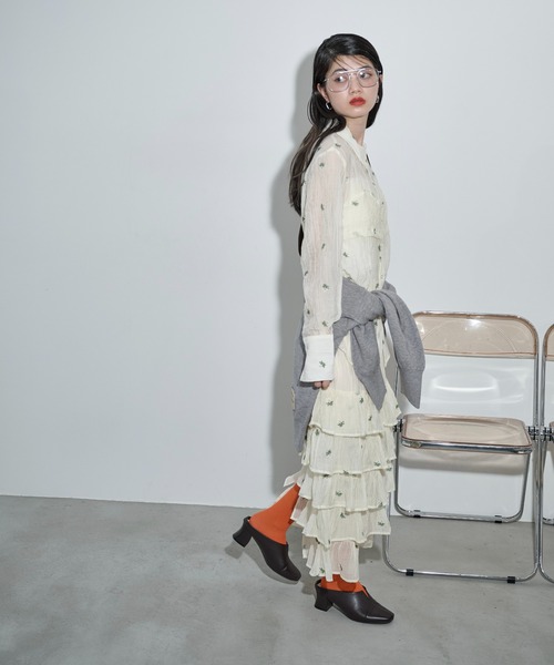 THE YOn（ザヨン）の「フラワー刺繍ティアードヘムシアースカート（スカート・レディース・ブラック/アイボリー・FREE）」の17枚目の写真