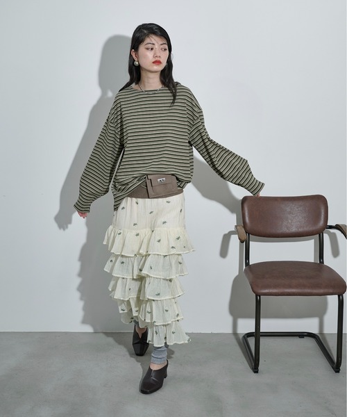 THE YOn（ザヨン）の「フラワー刺繍ティアードヘムシアースカート（スカート・レディース・ブラック/アイボリー・FREE）」の10枚目の写真