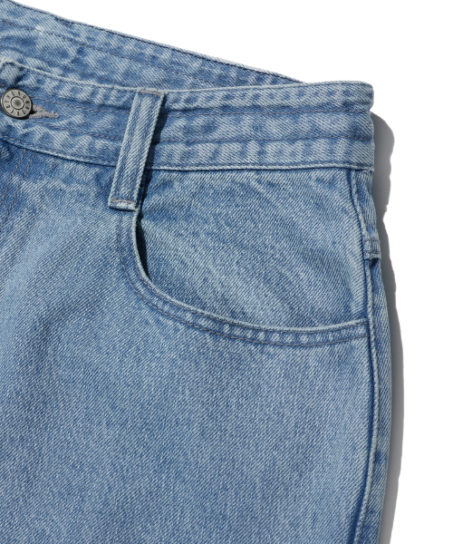 BROWNBREATH(ブラウンブレス)の「PATCHED STRAIGHT PANTS - LIGHT BLUE(デニムパンツ・レディース・その他・L/M/XL)」の4枚目の写真