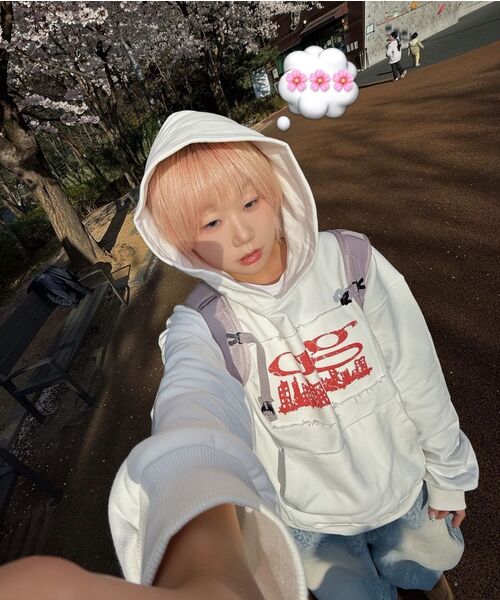 CRIGUN（クリガン）の「CITY LOGO CUT OFF HOODIE WHITE（パーカー・レディース・ホワイト・WS/MEDIUM/LARGE/X-LARGE）」の6枚目の写真