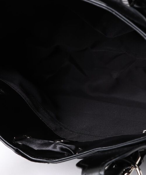 SPINNS（スピンズ）の「合皮ハンドバッグ/ラインストーンロゴ/スカーフ（ハンドバッグ・レディース・ブラック・ONESIZE）」の2枚目の写真