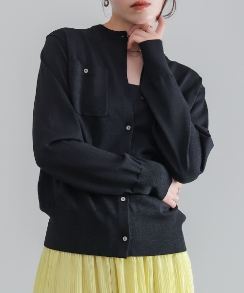 Bou Jeloud(ブージュルード)の「マイクロラメ丸首ニットカーディガン(カーディガン/ボレロ・レディース・イエロー/ブラック/ベージュ・FREE)」の2枚目の写真