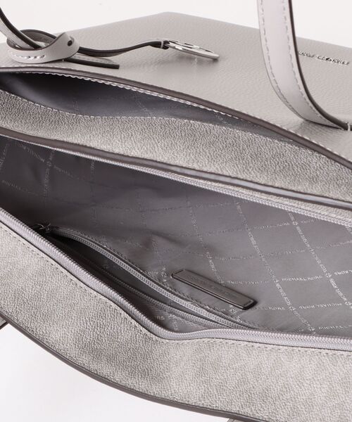 MICHAEL KORS(マイケルコース)の「ARDEN LG TZ TOTE トートバッグ(トートバッグ・レディース・グレー系・FREE)」の4枚目の写真