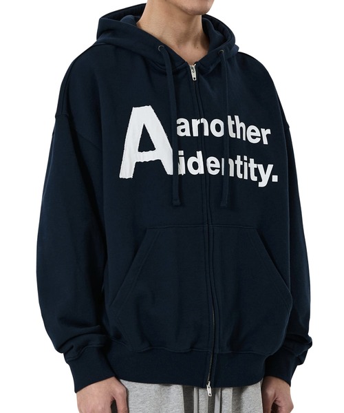 OY(オーワイ)の「『OY/オーワイ』A IDENTITY HOODIE ZIP UP/Aアイデンティティージップアップパーカー(パーカー・メンズ・ブラック/ネイビー・L/M)」の9枚目の写真