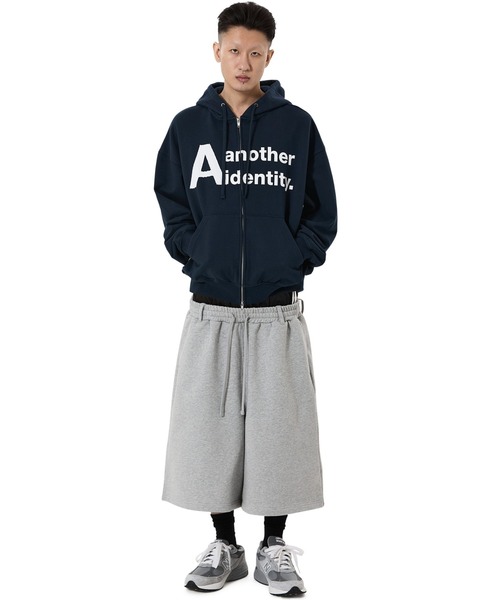 OY(オーワイ)の「『OY/オーワイ』A IDENTITY HOODIE ZIP UP/Aアイデンティティージップアップパーカー(パーカー・メンズ・ブラック/ネイビー・L/M)」の12枚目の写真