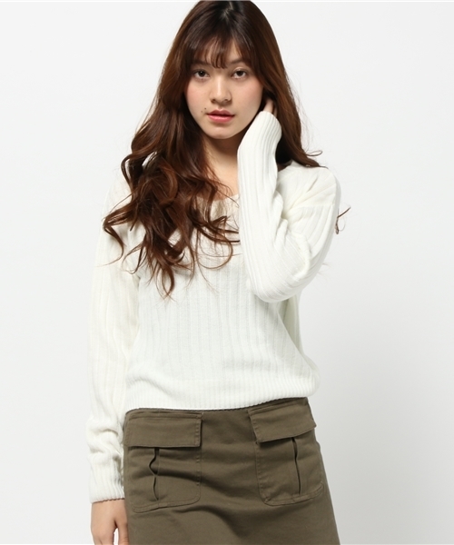 one after another NICE CLAUP（ワンアフターアナザーナイスクラップ）の「【ナイスクラップ】サイドリブＶネックニット（ニット/セーター・レディース・グレー/ブラック/アイボリー/カーキ・FREE）」の2枚目の写真