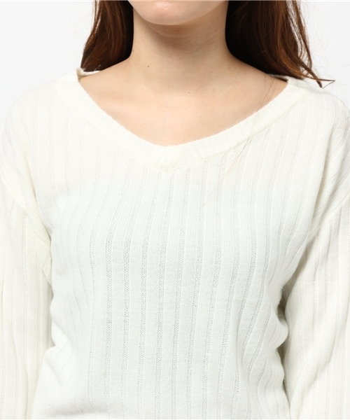 one after another NICE CLAUP（ワンアフターアナザーナイスクラップ）の「【ナイスクラップ】サイドリブＶネックニット（ニット/セーター・レディース・グレー/ブラック/アイボリー/カーキ・FREE）」の5枚目の写真