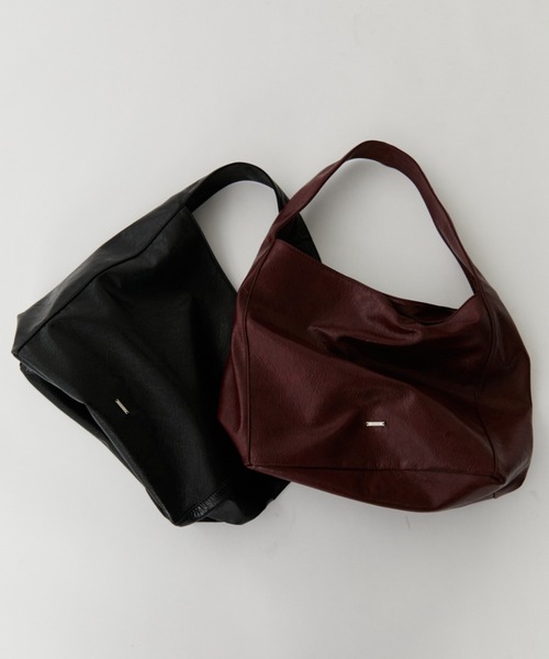 VION(ヴィオン)の「スラウチーレザーバッグ / Slouchy Leather Bag(トートバッグ・レディース・ブラック/レッド・FREE)」の11枚目の写真