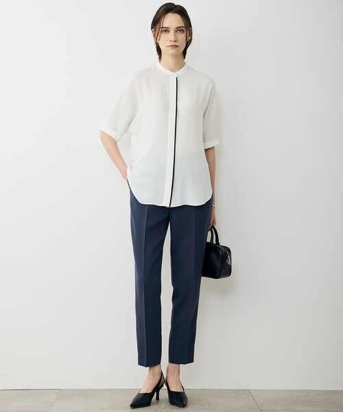 ICB(アイシービー)の「【新色追加・WEB限定カラーあり】FluidBackSatin ドロストパンツ(その他パンツ・レディース・ネイビー系/サックスブルー系/ブラック系/ブルー系/グレー系/ライトイエロー系/ダークグリーン系・48/46/44/42/40)」の11枚目の写真