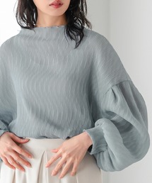 itto...（イット）の「ランダムプリーツボトルネックトップス（シャツ/ブラウス）」