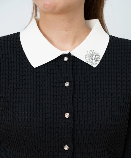 STRAWBERRY-FIELDS（ストロベリーフィールズ）の「ポーツポリー_ビジュー刺繍衿付ニットカーディガン（ニット/セーター・レディース・ブラック/オフホワイト・2）」の3枚目の写真