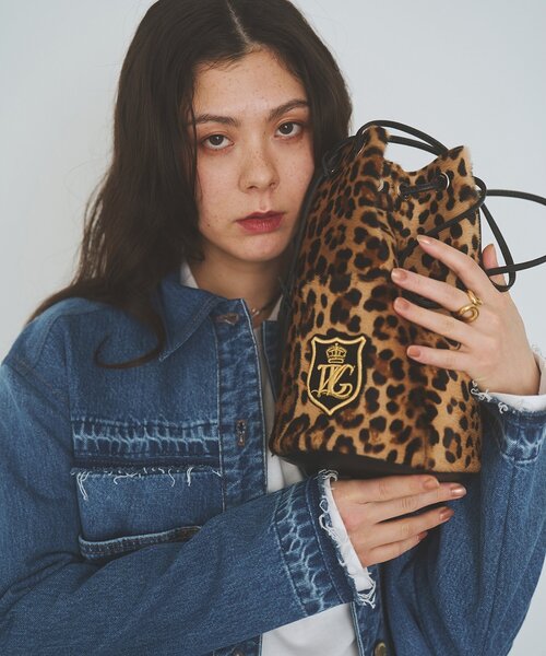 marco masi(マルコマージ)の「【MARCO MASI】ヘアレザーワッペン巾着(ショルダーバッグ・レディース・ホワイト/キャメル・FREE)」の7枚目の写真