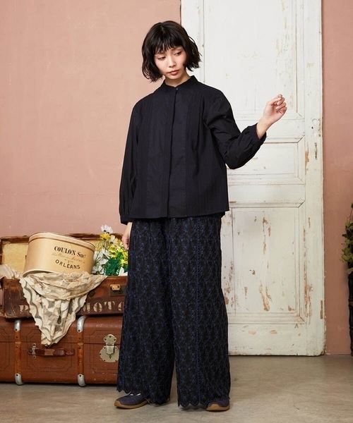 Jocomomola（ホコモモラ）の「フラワースカラップ総刺繍ワイドパンツ（その他パンツ・レディース・ブルー/ブラック・40）」の8枚目の写真