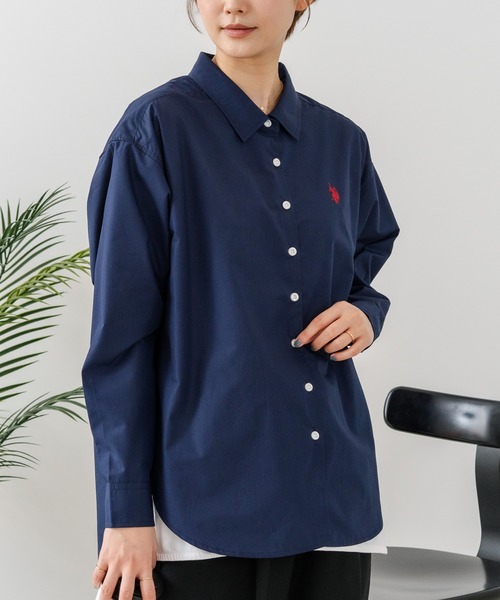 U.S. POLO ASSN.（ユーエスポロアッスン）の「【U.S. POLO ASSN./ユーエスポロアッスン】【気になるお尻を自然にカバー】ブロードシャツ やや長め丈 着痩せ効果（シャツ/ブラウス・レディース・ネイビー/ピンク/ブルー/サックスブルー・LARGE/MEDIUM）」の2枚目の写真