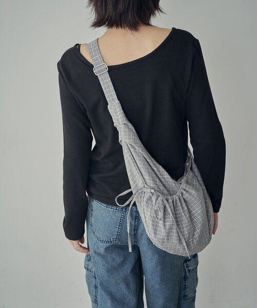 goocy（グーシー）の「チェックラウンドショルダーバッグ（ショルダーバッグ・レディース・グレー/ネイビー・FREE）」の3枚目の写真
