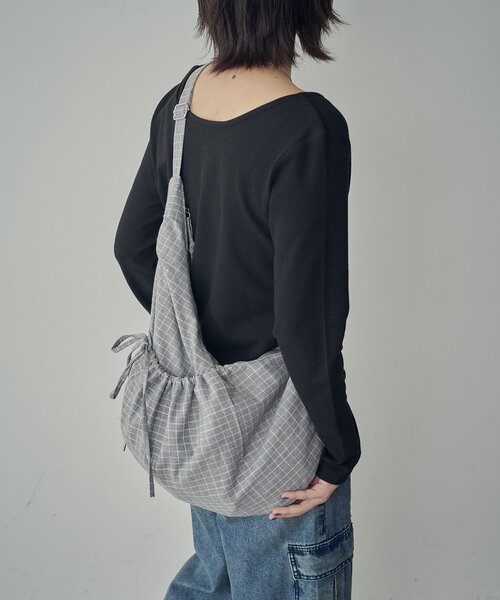 goocy（グーシー）の「チェックラウンドショルダーバッグ（ショルダーバッグ・レディース・グレー/ネイビー・FREE）」の4枚目の写真