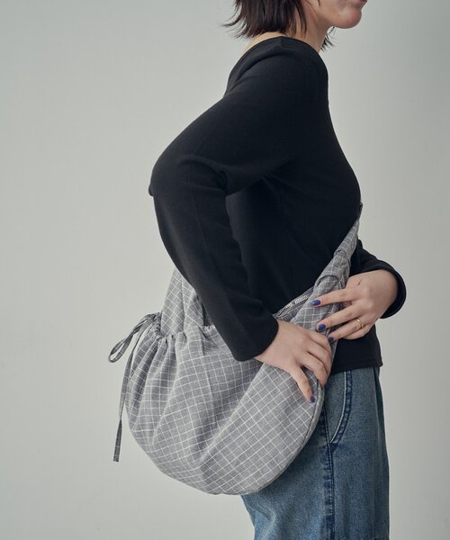 goocy（グーシー）の「チェックラウンドショルダーバッグ（ショルダーバッグ・レディース・グレー/ネイビー・FREE）」の7枚目の写真