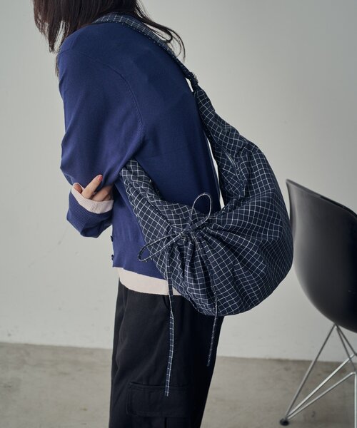 goocy（グーシー）の「チェックラウンドショルダーバッグ（ショルダーバッグ・レディース・グレー/ネイビー・FREE）」の12枚目の写真