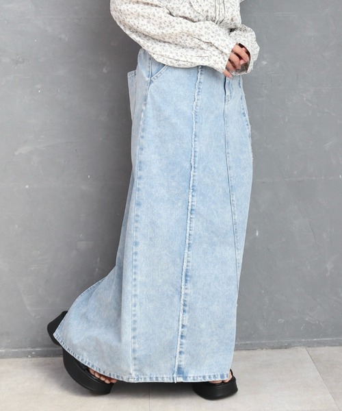 CECIL McBEE(セシルマクビー)の「9.5ozデニムフロントフリンジロングスカート(スカート・レディース・ブルー/サックスブルー/ブラック・LARGE/MEDIUM)」の2枚目の写真