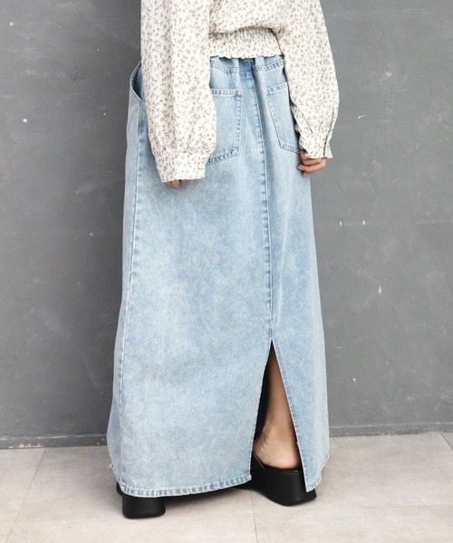 CECIL McBEE(セシルマクビー)の「9.5ozデニムフロントフリンジロングスカート(スカート・レディース・ブルー/サックスブルー/ブラック・LARGE/MEDIUM)」の11枚目の写真