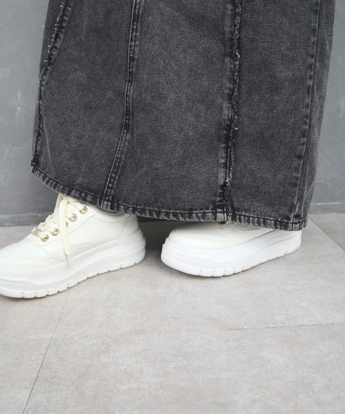 CECIL McBEE(セシルマクビー)の「9.5ozデニムフロントフリンジロングスカート(スカート・レディース・ブルー/サックスブルー/ブラック・LARGE/MEDIUM)」の7枚目の写真