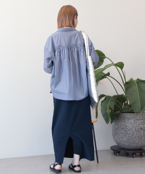 AMERICAN HOLIC(アメリカンホリック)の「【イージーケア】バックギャザースキッパーシャツ(シャツ/ブラウス・レディース・ブルー系その他4/ホワイト系その他6/ブルー系その他7・L/M)」の11枚目の写真