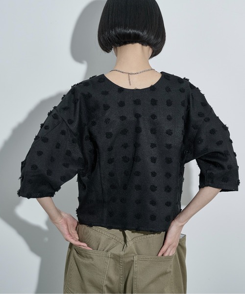 THE YOn（ザヨン）の「2wayドットジャガードタックスリーブクロップドブラウス（シャツ/ブラウス・レディース・ブラック/アイボリー・FREE）」の21枚目の写真