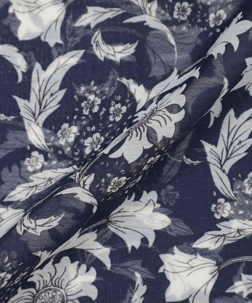 MACKINTOSH LONDON(マッキントッシュ ロンドン)の「【BIBURY FLOWER】バイブリーオーガンジーブラウス(シャツ/ブラウス・レディース・イエロー/ネイビー/ブルー・40/38)」の15枚目の写真