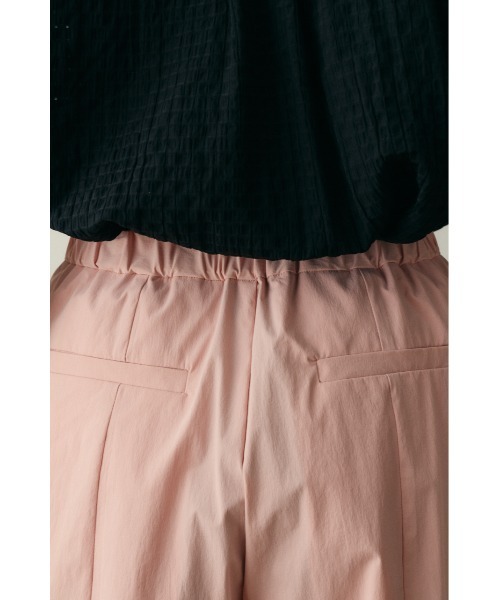HeRIN.CYE(ヘリンドットサイ)の「Many tuck cocoon pants メニータックコクーンパンツ(その他パンツ・レディース・オフホワイト/ライトピンク/ブラック・38/36)」の11枚目の写真