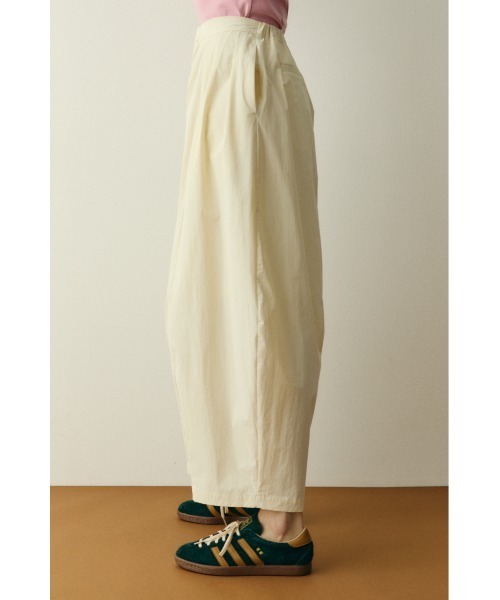 HeRIN.CYE(ヘリンドットサイ)の「Many tuck cocoon pants メニータックコクーンパンツ(その他パンツ・レディース・オフホワイト/ライトピンク/ブラック・38/36)」の16枚目の写真