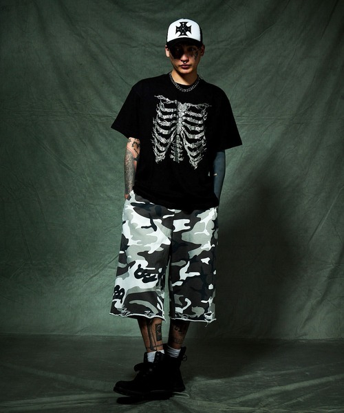 SUPPLIER(サプライヤー)の「Tシャツ|Rhinestone Fire Bones Tee|SUPPLIER(Tシャツ/カットソー・メンズ・ブラック/グリーン系カモフラージュ・MEDIUM/SMALL/X-LARGE/LARGE)」の16枚目の写真