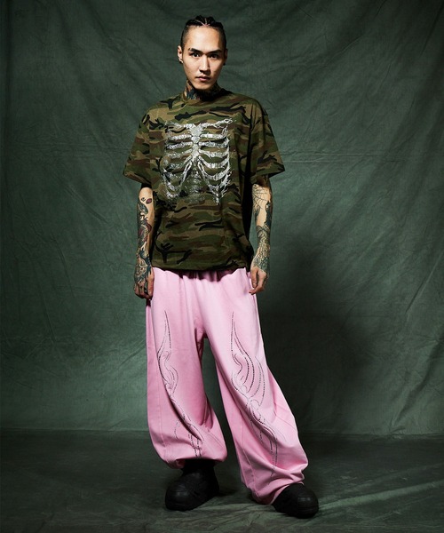 SUPPLIER(サプライヤー)の「Tシャツ|Rhinestone Fire Bones Tee|SUPPLIER(Tシャツ/カットソー・メンズ・ブラック/グリーン系カモフラージュ・MEDIUM/SMALL/X-LARGE/LARGE)」の20枚目の写真